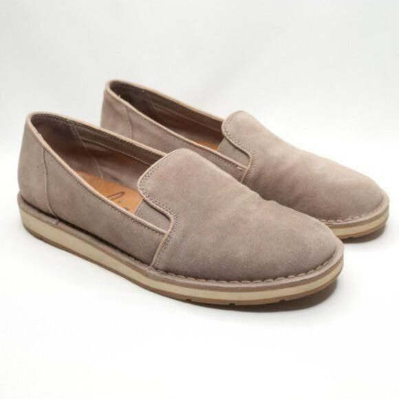 Urban Outfitters Zodiac Ellie Women's Size 8.5 Tan Suede Slip On Casual Flats - Picture 1 of 12
